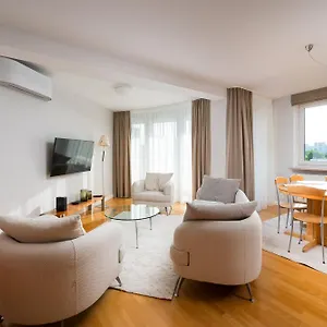 Metro Imielin 2-bedroom Apartament Warszawa